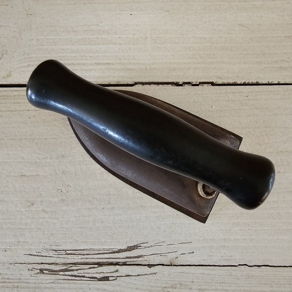 Vintage International Electric Company "Baby" Electric Iron - Picture 2 of 7